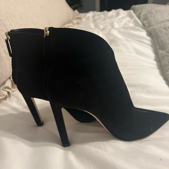 Jimmy Choo heeled booties! GORGEOIS. IN LIKE NEW CONDITION. size 37 ½ - Picture 1 of 10
